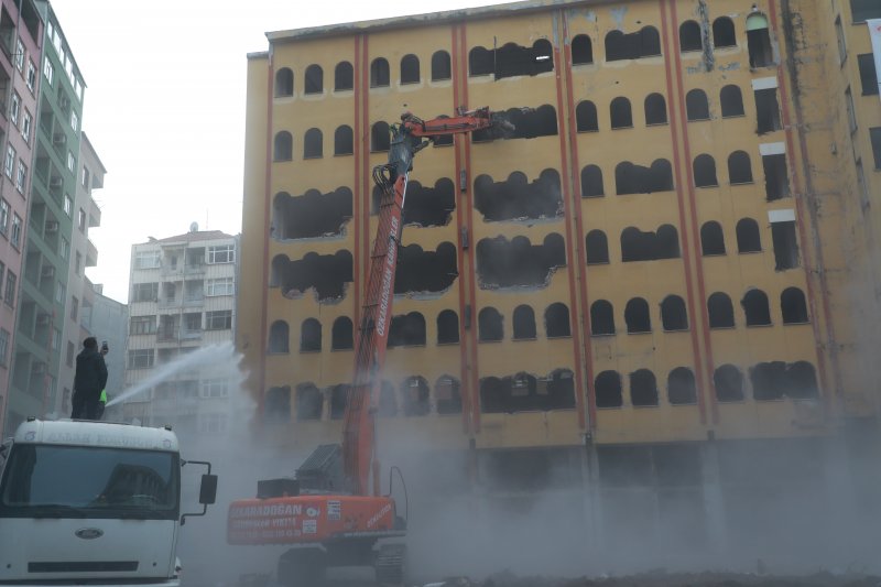 Rize'de Kentsel Dönüşüm Kapsamında 168 Yapının Yıkımına Başlandı
