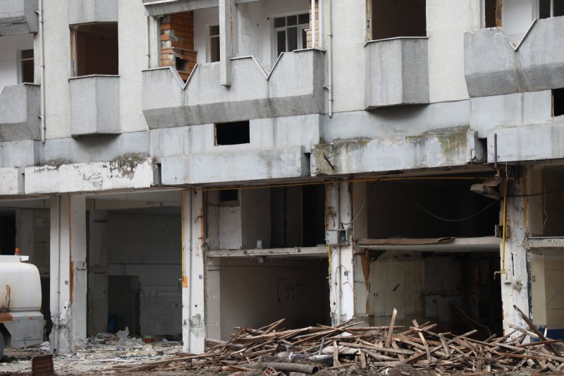 Rize'de Kentsel Dönüşüm Kapsamında 168 Yapının Yıkımına Başlandı