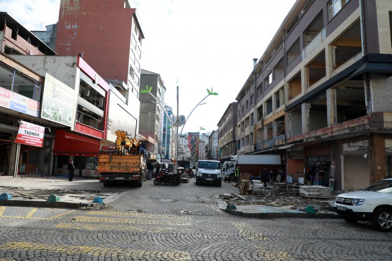 Rize'nin Silueti Yöresel Mimariye Uygun Binalarla Değişecek