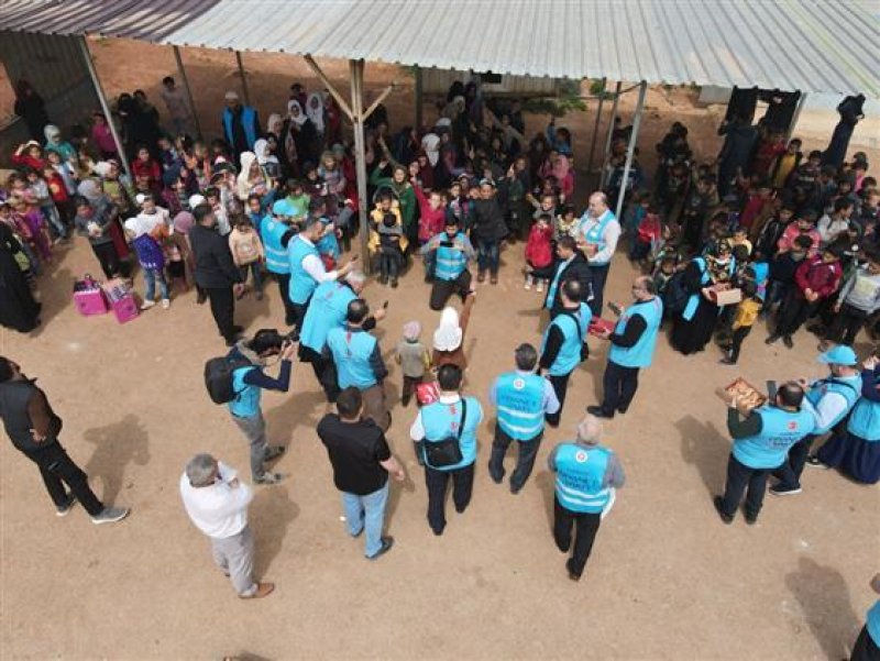 TDV Gönüllüleri İdlib'de İyilik Tohumları Ekti