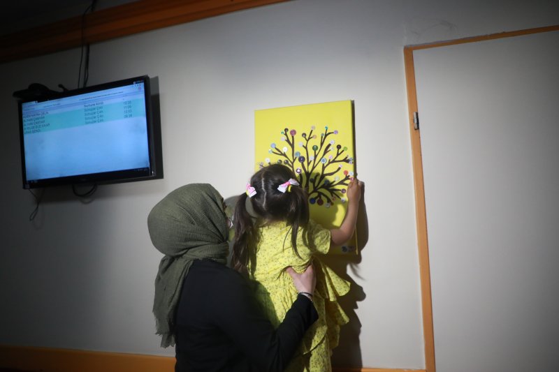 Öğrencilerin Resimleri Çocuk Acil Servisinin Duvarlarını Süsledi