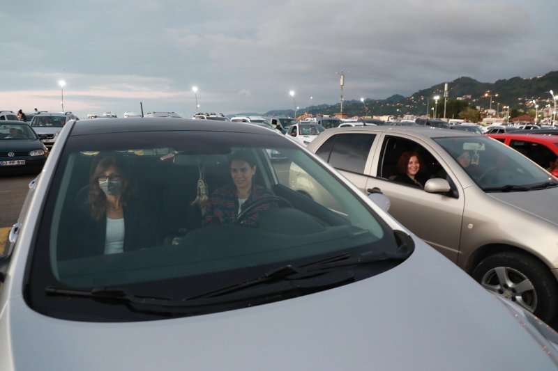 Rizeliler Arabada 'Cep Herkülü: Naim Süleymanoğlu' Filmini İzledi