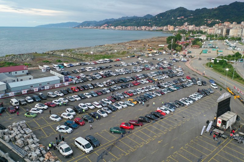 Rizeliler Arabada 'Cep Herkülü: Naim Süleymanoğlu' Filmini İzledi