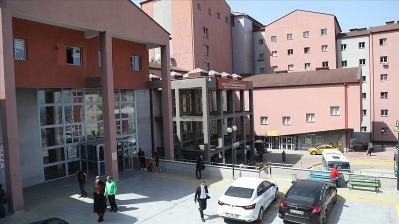 11 NİSAN - Rize'de düşen Kovid-19 vaka sayıları ile hastanelerde servislerin sayısı bire düşürüldü.