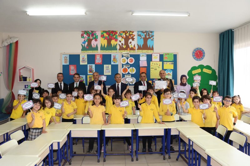 17 HAZİRAN - Rize'de 57 bin 655 öğrenci karnelerini aldı.