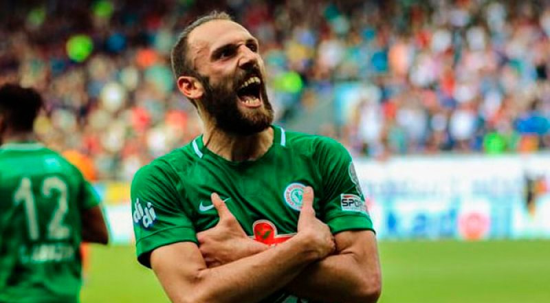 Vedat Muriç - Forvet (52 Maç, 25 Gol, 11 Asist)