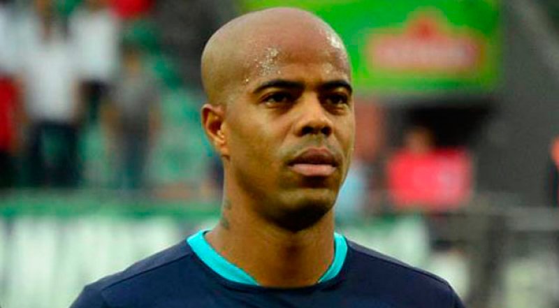 Ludovic Sylvestre - Orta Saha (104 Maç, 6 Gol, 6 Asist)