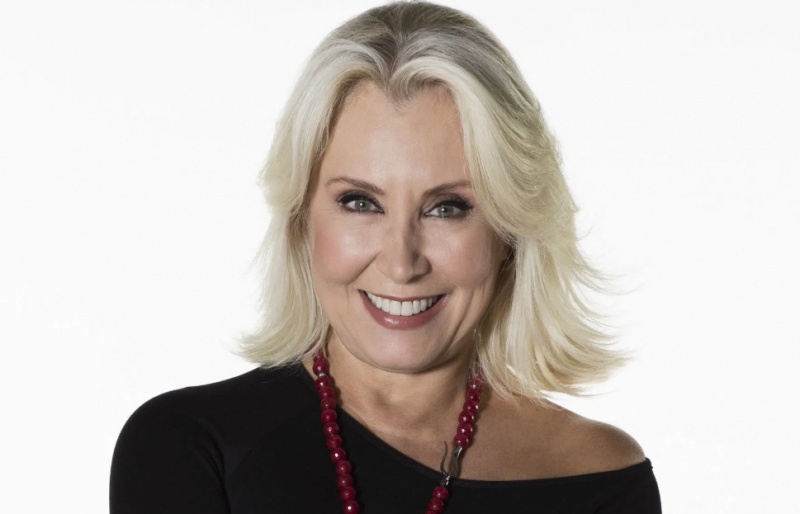 NERGİS KUMBASAR - Oyuncu ve sunucu Nergis Kumbasar birçok projede yer aldı. Ankara doğumlu Kumbasar baba tarafından Rizelidir.