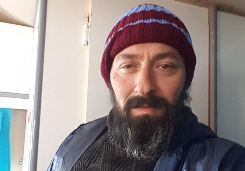 ŞENDOĞAN ÖKSÜZ - Birçok yapımda izleyicinin karşısına çıkan oyuncu Rize Pazar'lıdır.