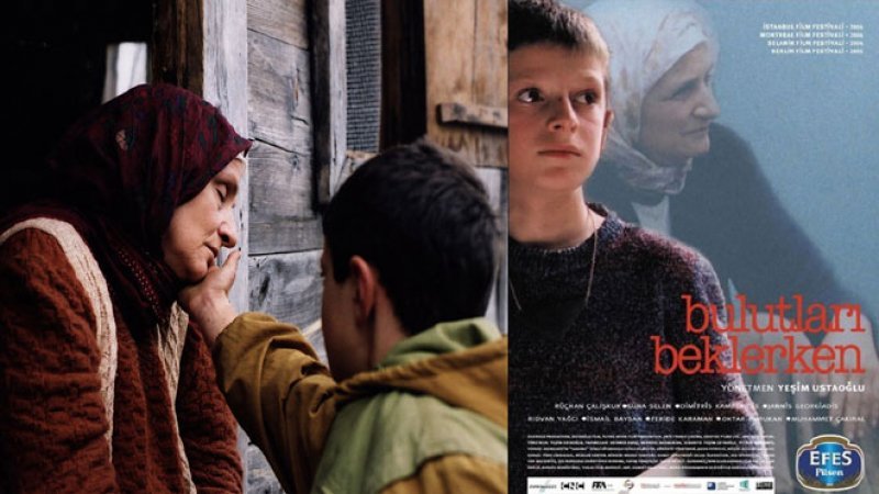 BULUTLARI BEKLERKEN (2004) - Yönetmenliğini Yeşim Ustaoğlu'nun yaptığı filmin çekimleri Rize'nin Çamlıhemşin ilçesinde yapıldı. Topluca Köyü'nde yaşayan köylülerinin filmde Rum olarak gösterildiği iddiası film vizyona girmeden önce tartışma yaratmıştı.