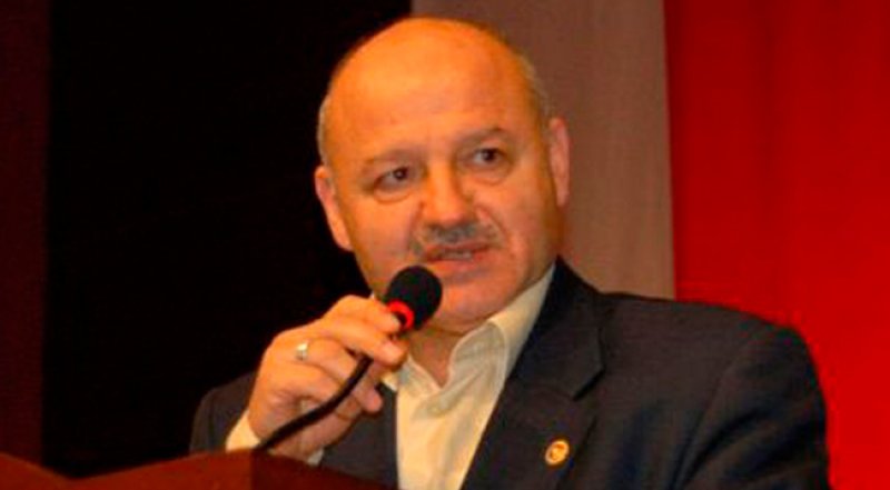 Lütfi Çırakoğlu, 12 Ocak 1952'de Rize Ardeşen'de doğdu. 23. Dönem Rize Milletvekilidir.