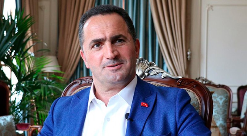 HAYDAR ALİ YILDIZ
1971 yılında Rize’nin Güneysu ilçesinde doğdu. 25. ve 26. Dönem İstanbul milletvekilliği yapmıştır.