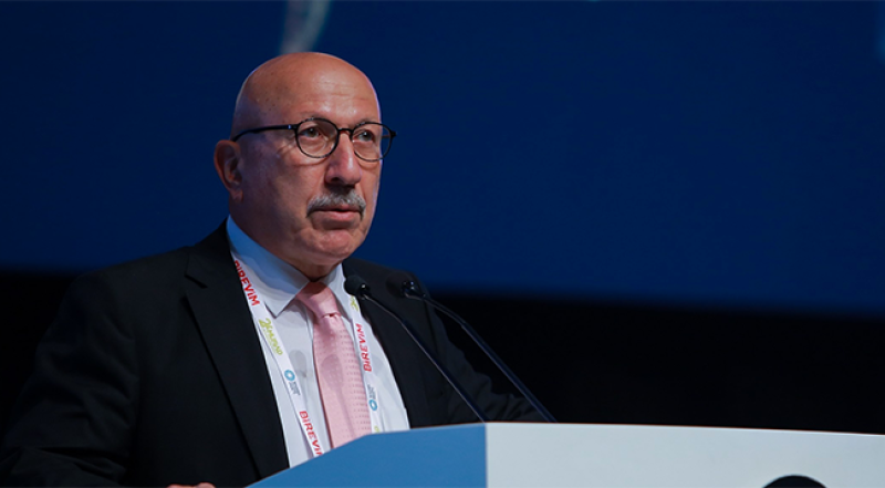 B. ALİ BAYRAMOĞLU
7 Eylül 1958'de Rize'de doğdu. 23. Dönem Rize milletvekilidir.