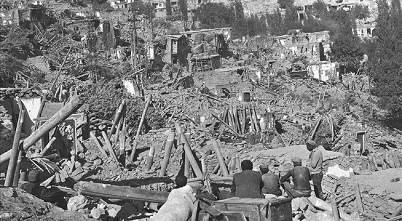 Diyarbakır'ın Lice ilçesinde 6 Eylül 1975'de meydana gelen 6,6 büyüklüğündeki depremde 2 bin 385 kişi hayatını kaybetti. 8 bin 149 bina hasar gördü ve yıkıldı.