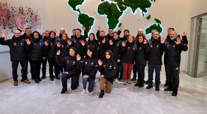 Antarktika'daki bilim insanları yurda döndü