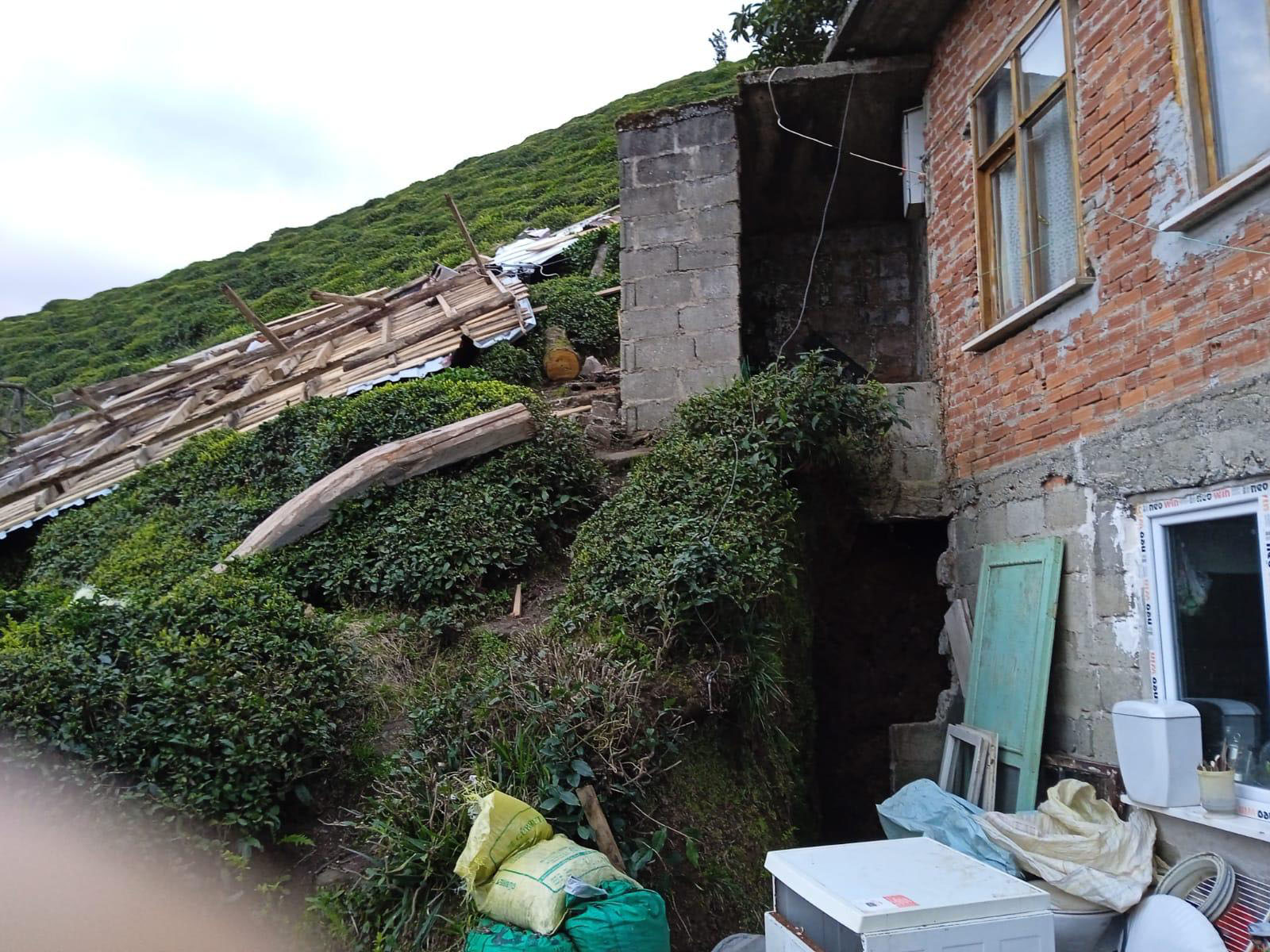 Rize'de şiddetli fırtına etkili oldu 