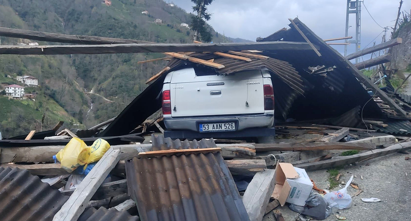 Rize'de şiddetli fırtına etkili oldu 