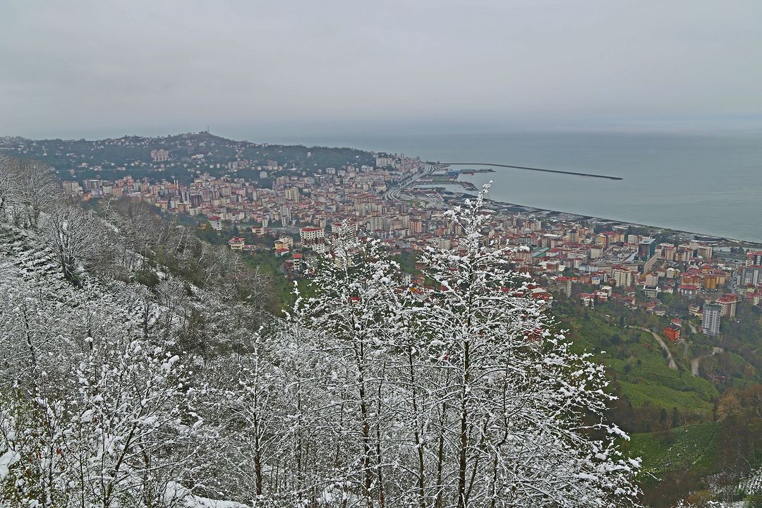 Rize'den ilkbahar karı manzaraları