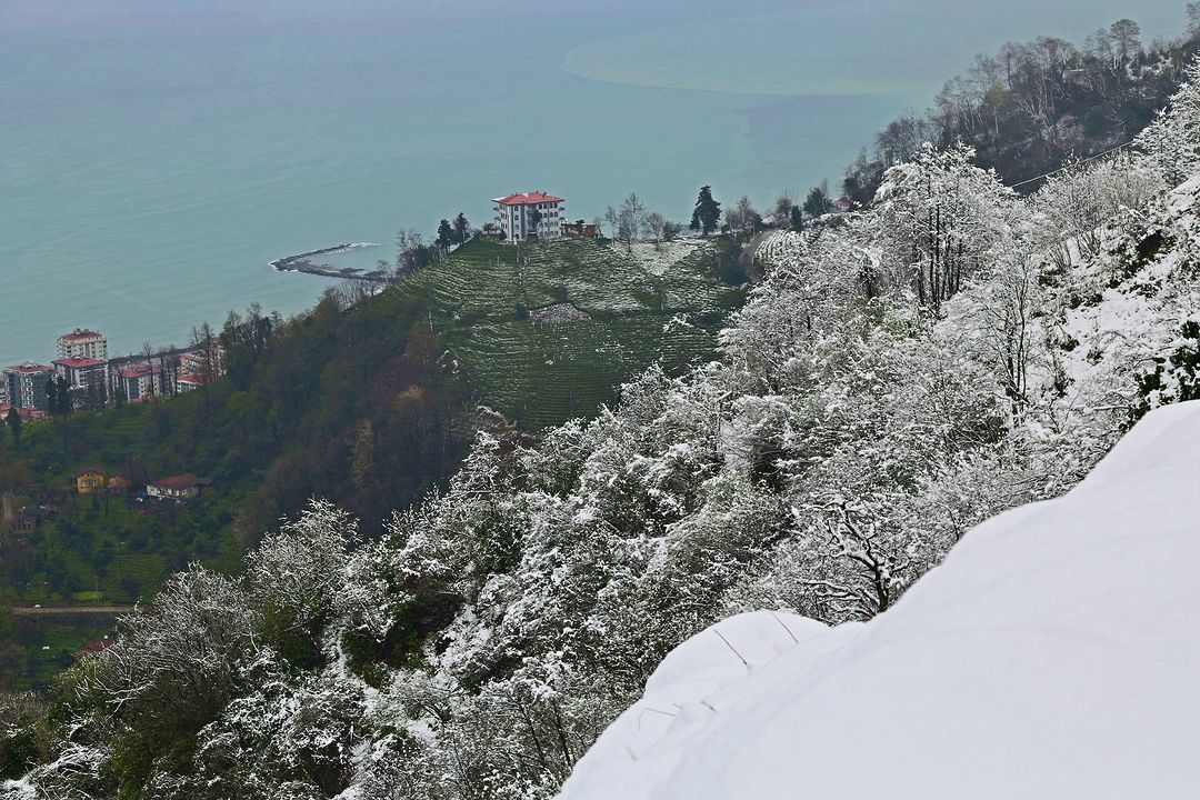 Rize'den ilkbahar karı manzaraları
