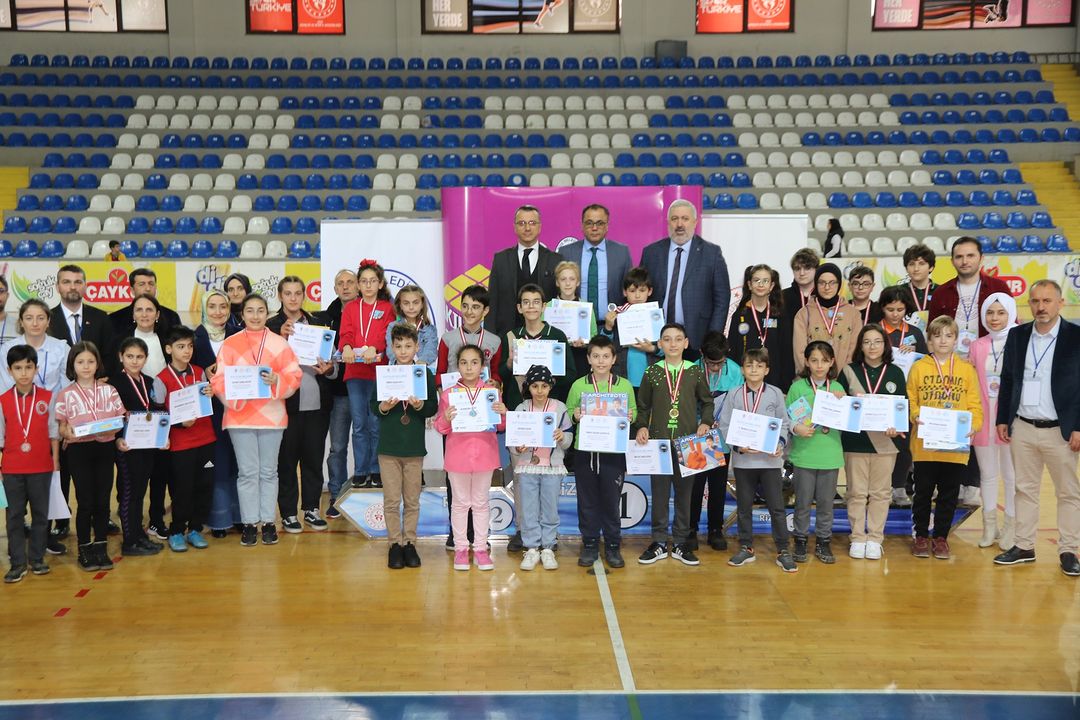 'Akıl ve Zeka Oyunları' turnuvasının kazananları belli oldu