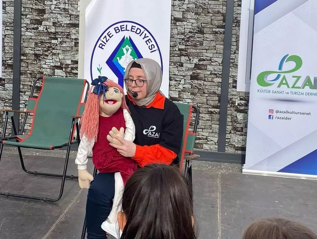 Rize'den 'Benimle Oynar mısın?' ekibi deprem bölgesinde