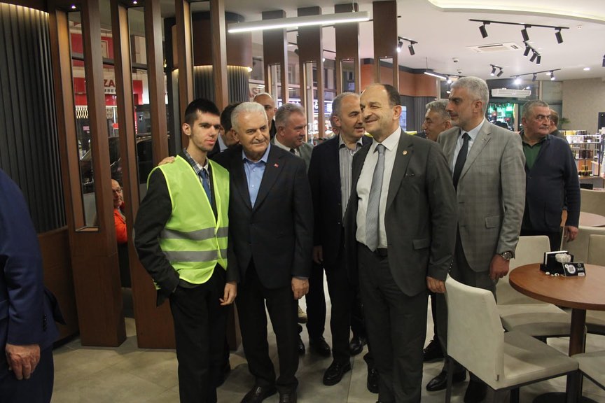 Son Başbakan Binali Yıldırım Rizelilerle buluştu