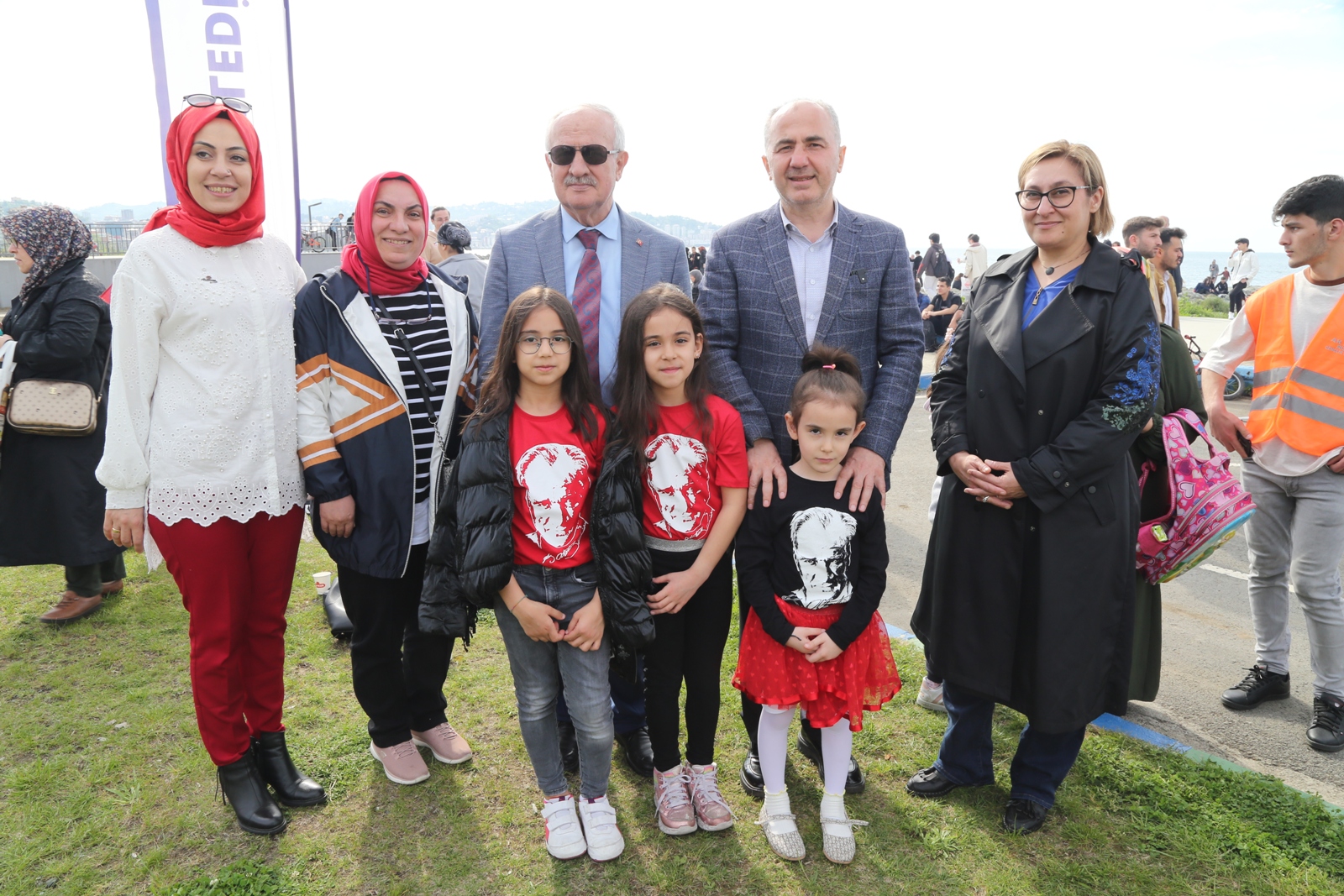 Gençlik Şöleni sucuk ekmek ile lezzetlendi