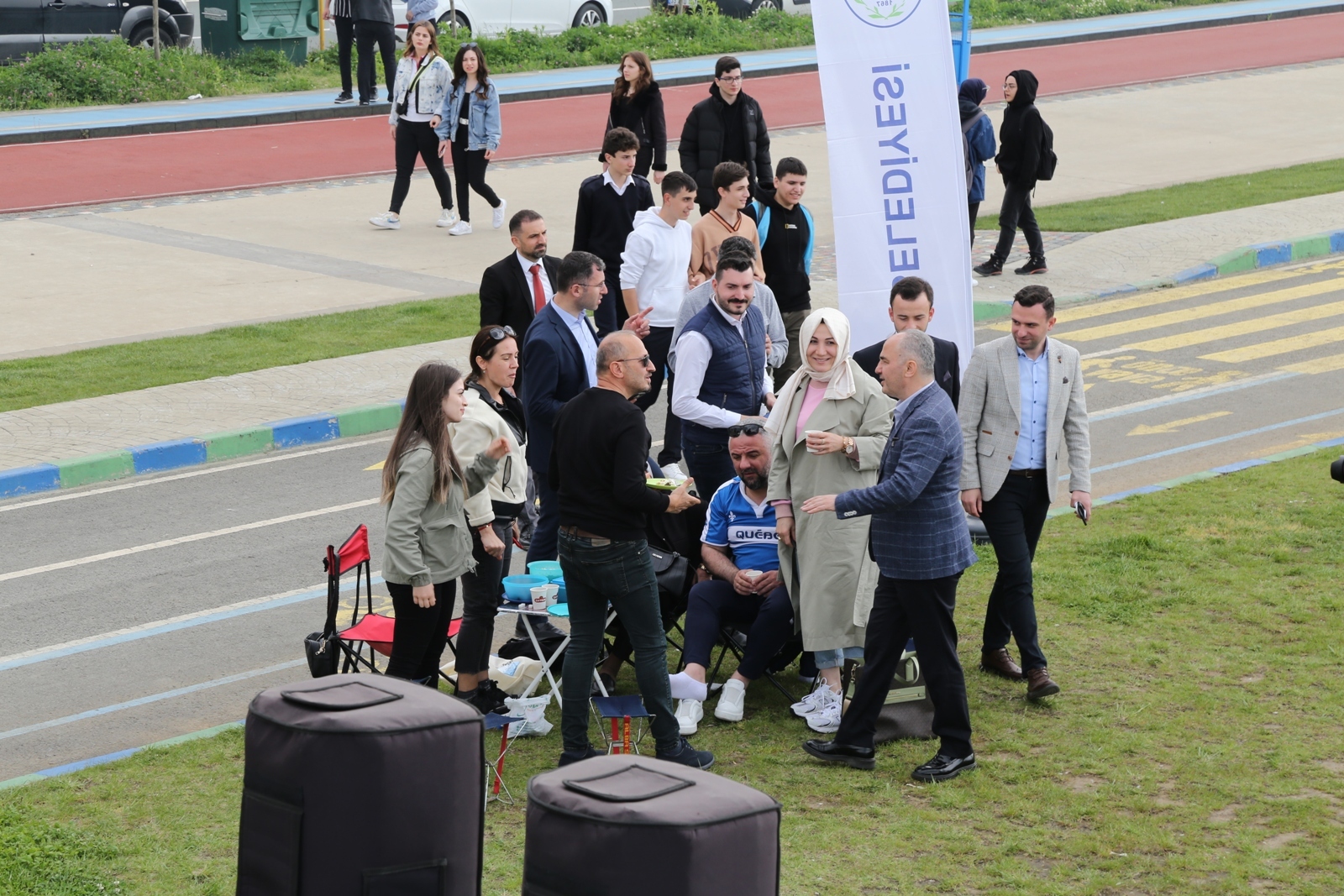 Gençlik Şöleni sucuk ekmek ile lezzetlendi