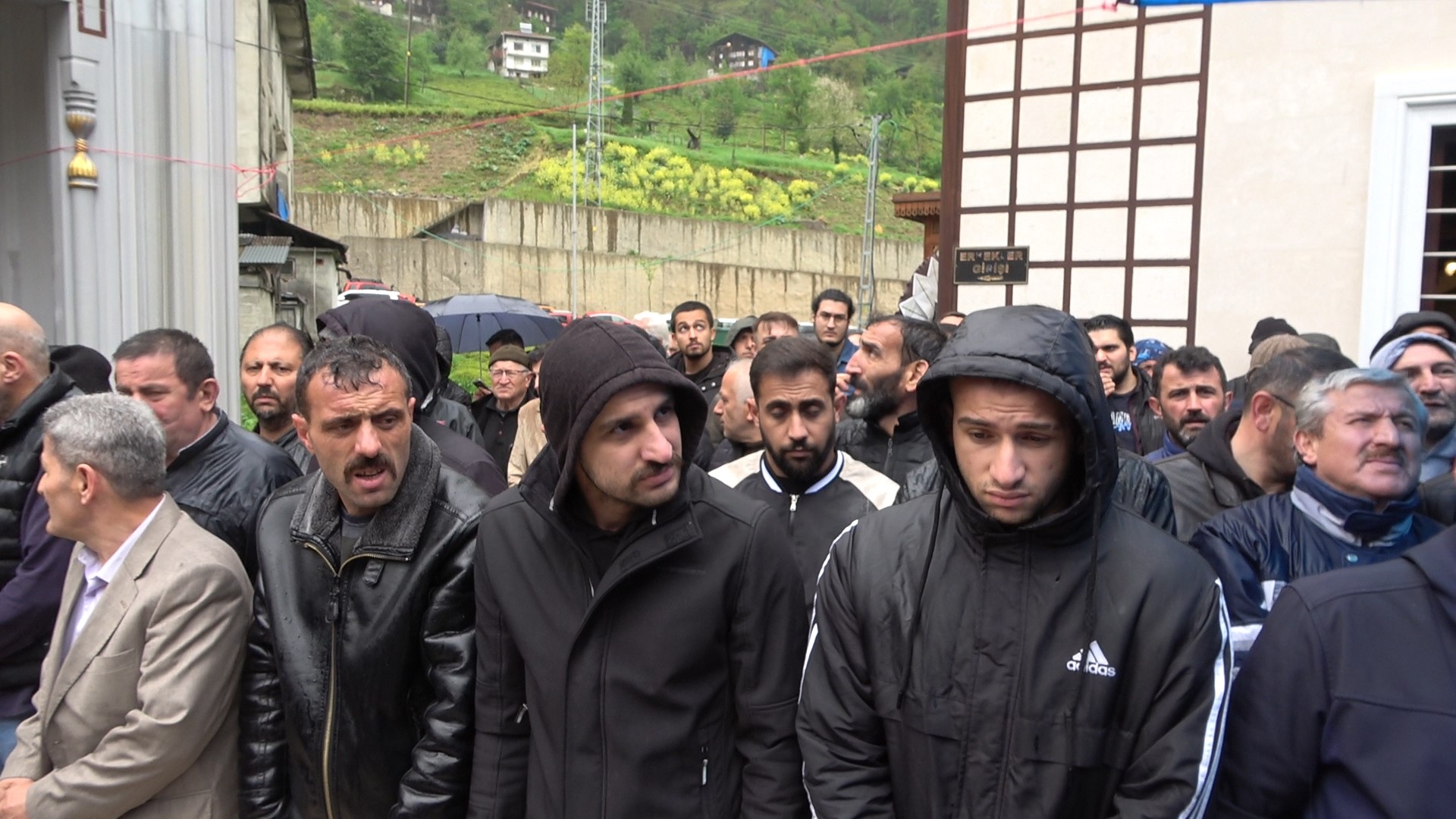 Çayeli Buzlupınar'daki kazada hayatını kaybeden 5 kişi son yolculuklarına uğurlandı