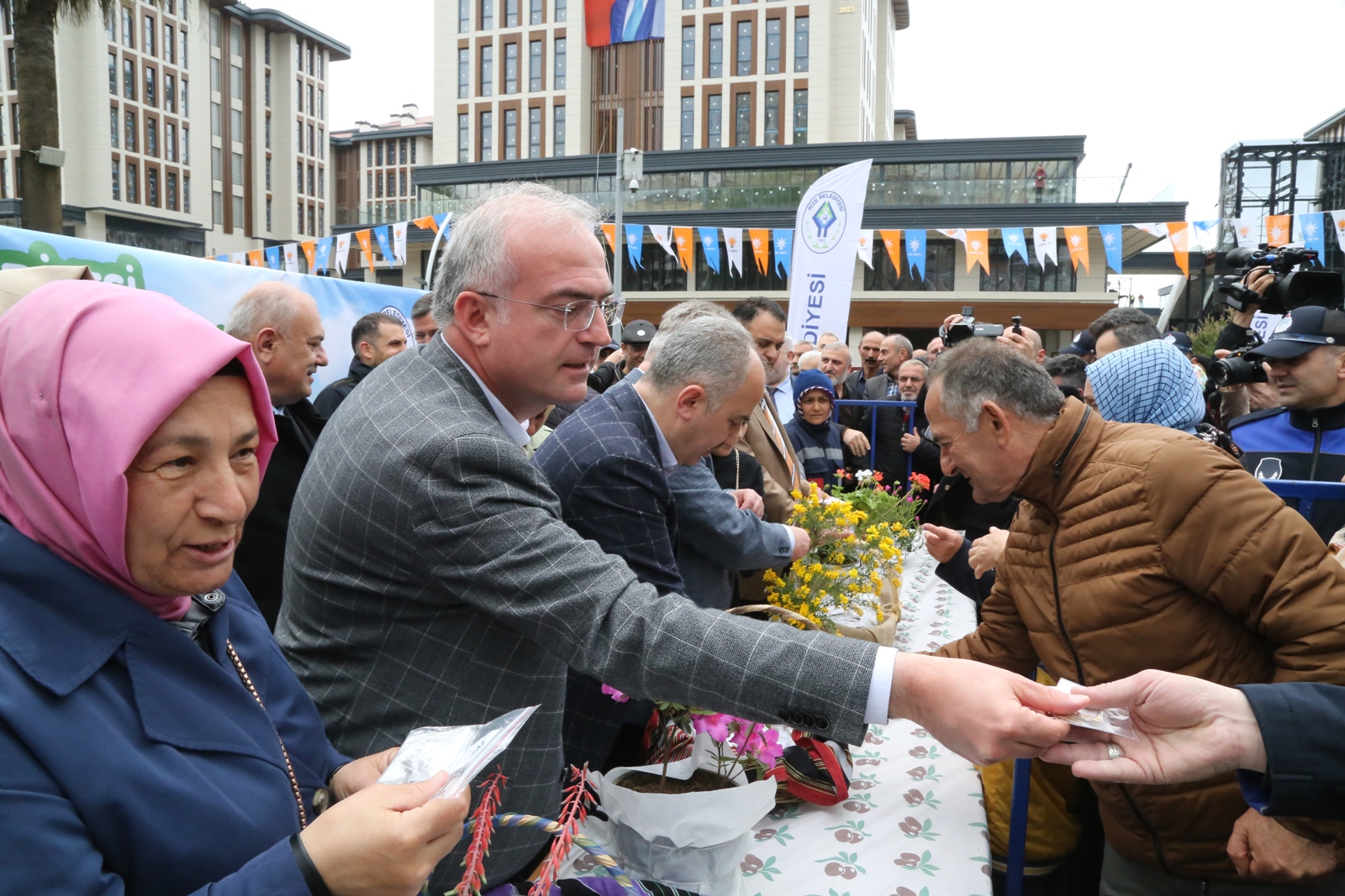 5 milyon ata tohumu Rize'de dağıtıldı