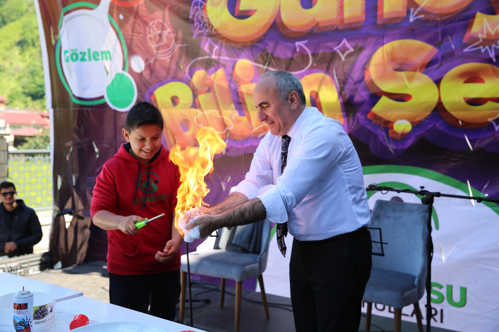 Güneysu'da Bilim Şenliği renkli görüntülere sahne oldu