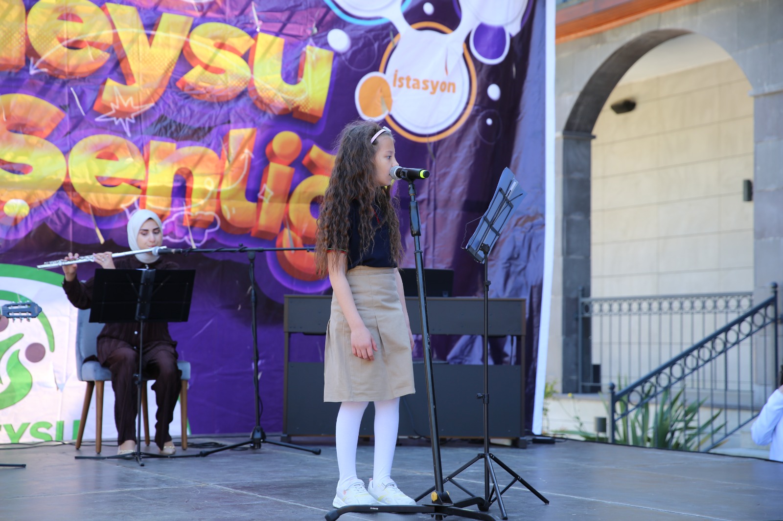 Güneysu'da Bilim Şenliği renkli görüntülere sahne oldu