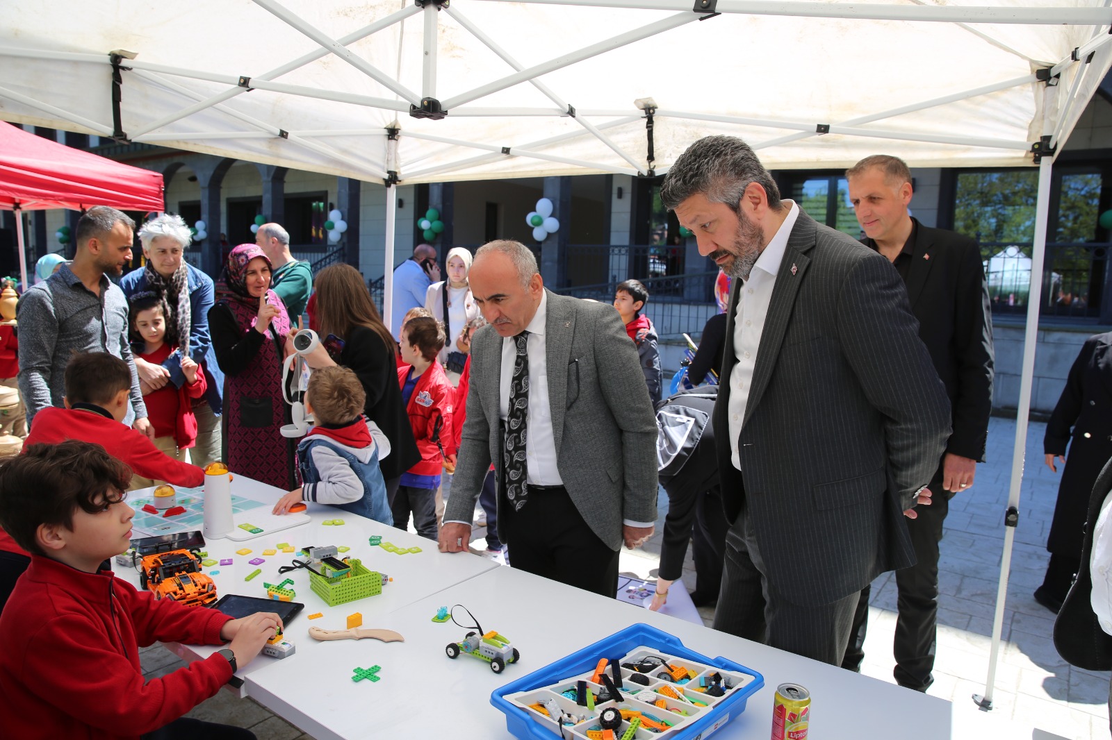 Güneysu'da Bilim Şenliği renkli görüntülere sahne oldu