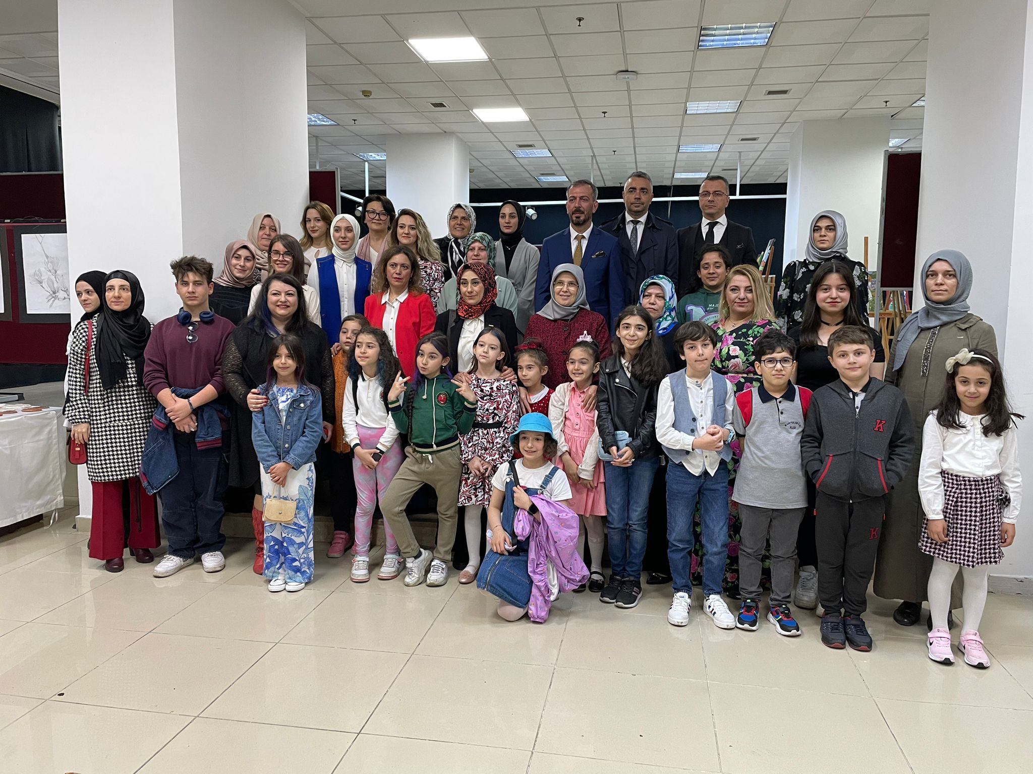 Rize’de ‘Sanat İyidir’ isimli resim sergisi düzenlendi