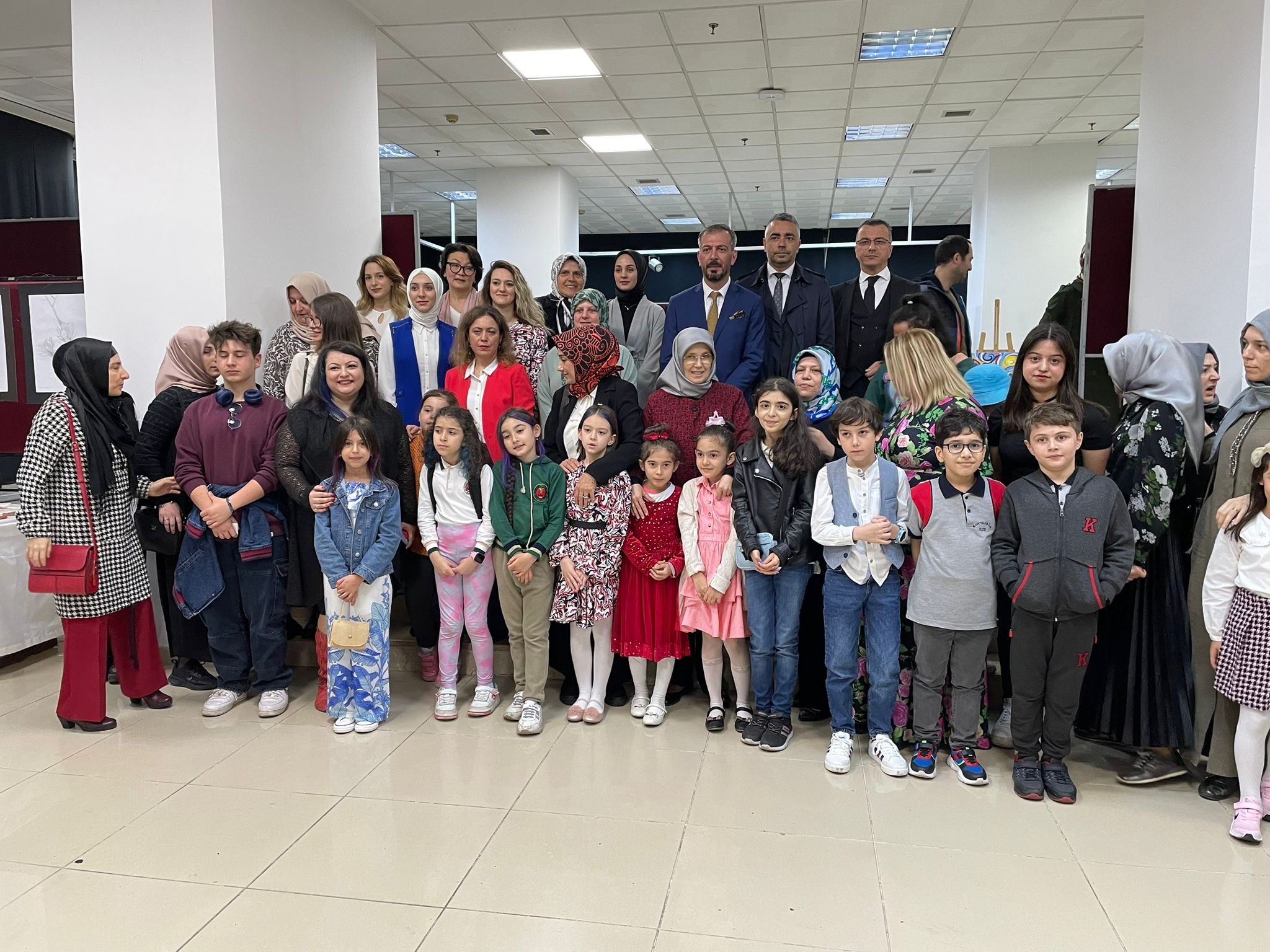 Rize’de ‘Sanat İyidir’ isimli resim sergisi düzenlendi