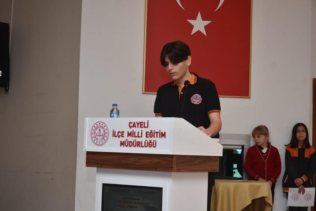 Çay ve Çayeli temalı şiir kitabı yayımlandı