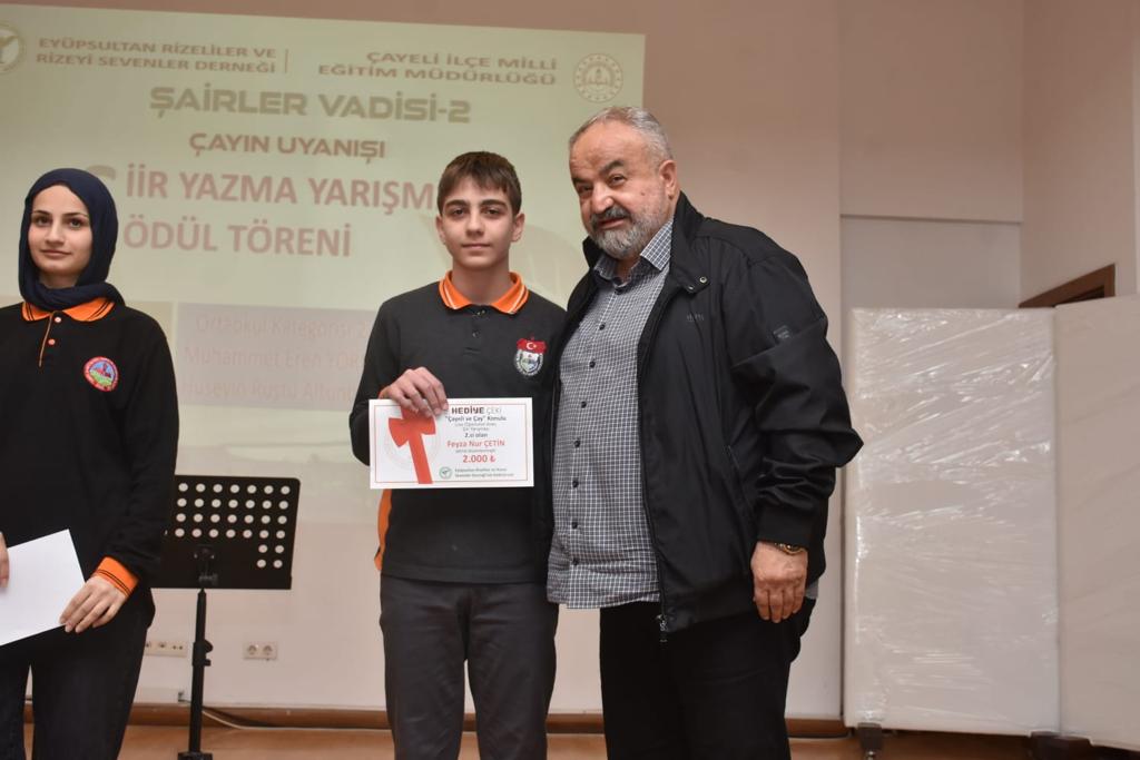 Çay ve Çayeli temalı şiir kitabı yayımlandı