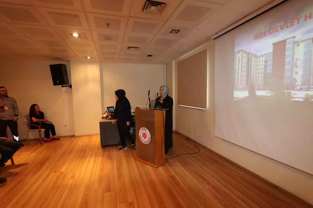 Rize Devlet Hastanesi'nde Hemşireler Günü kutlandı