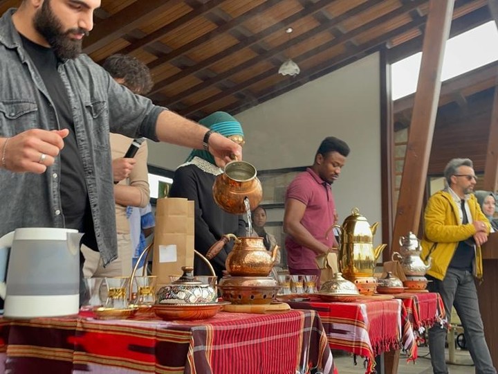 Yabancı uyruklu öğrenciler en iyi çayı demlemek için yarıştı 