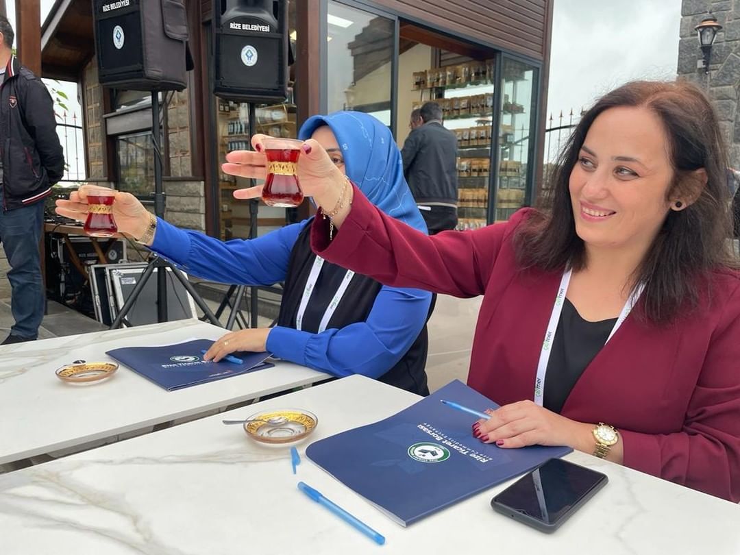 Yabancı uyruklu öğrenciler en iyi çayı demlemek için yarıştı 