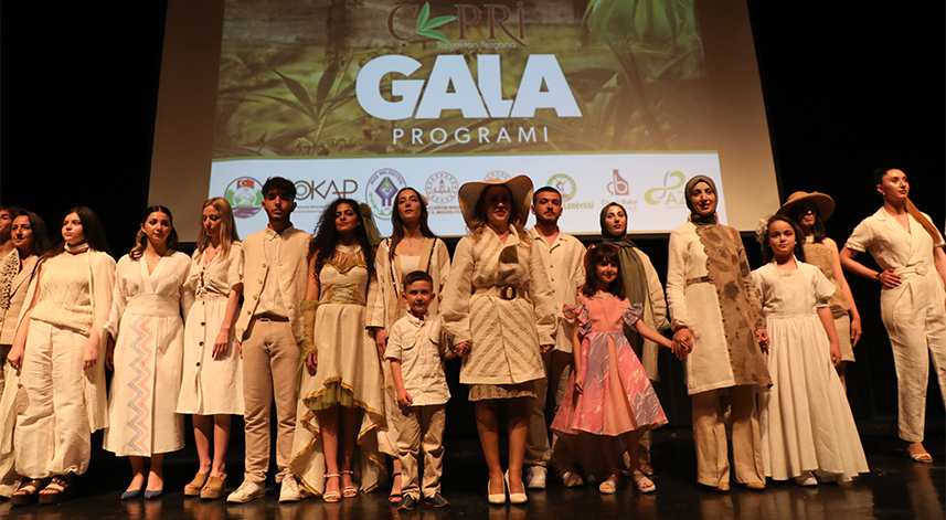 Rize bezinden üretilen kıyafetler defileyle tanıtıldı