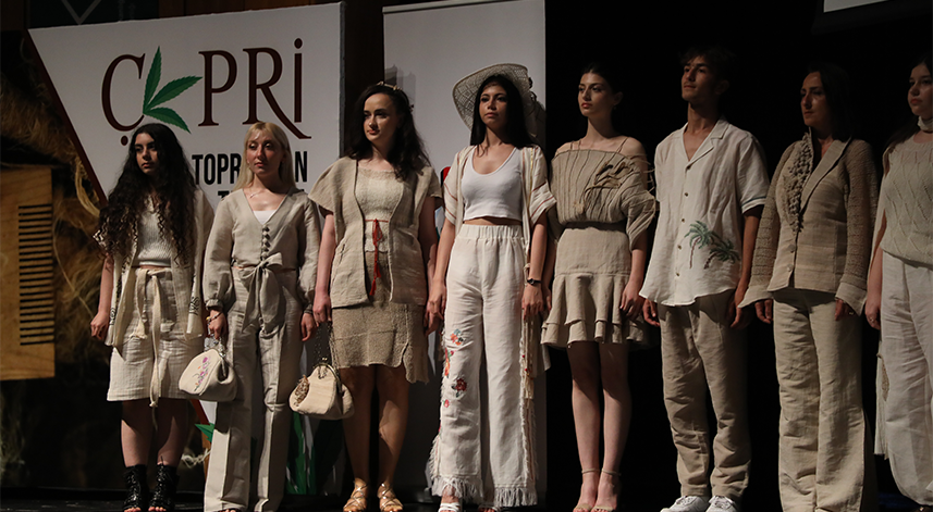 Rize bezinden üretilen kıyafetler defileyle tanıtıldı