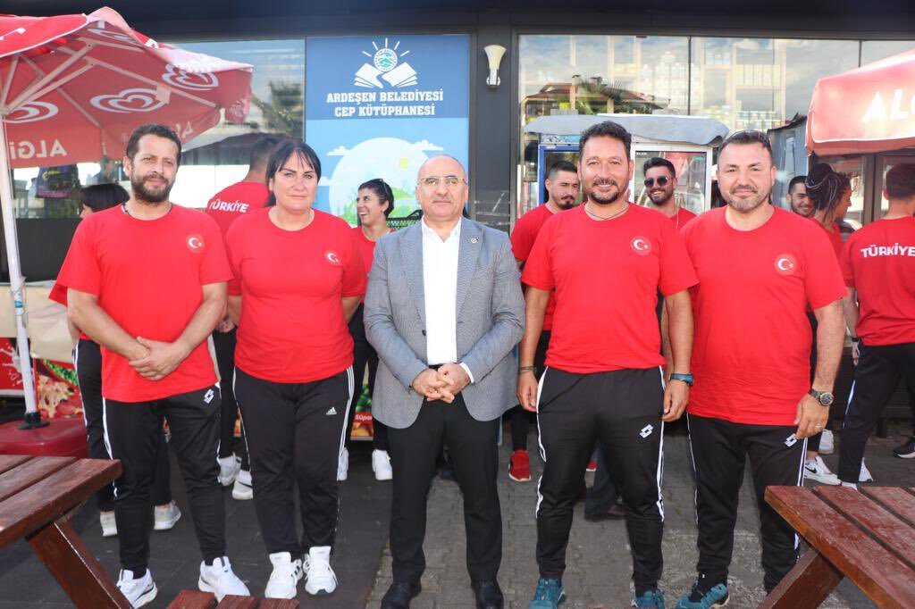 Milletvekili Mertoğlu'ndan baba ocağı Ardeşen'e ziyaret	