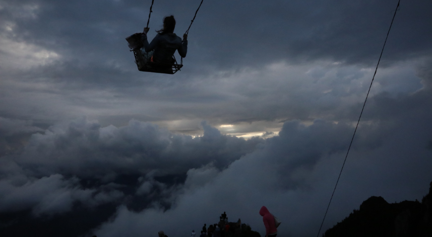 Huser Yaylası;
Huser Yaylası, ortalama olarak 2400 rakıma sahip olan bir yayladır. Tam anlamıyla kendinizi bulutların üzerinde hissedebileceğiniz, harika bir manzarası olan bir yerdir. Açaba Köyü’nde yaşayan kişiler bu yaylada yaylacılık faaliyetlerini yürütmektedir. Yaylada derin bir nefes aldığınızda, temiz hava sayesinde ciğerlerinizin tam anlamıyla bayram edeceğini de söyleyebiliriz. 
