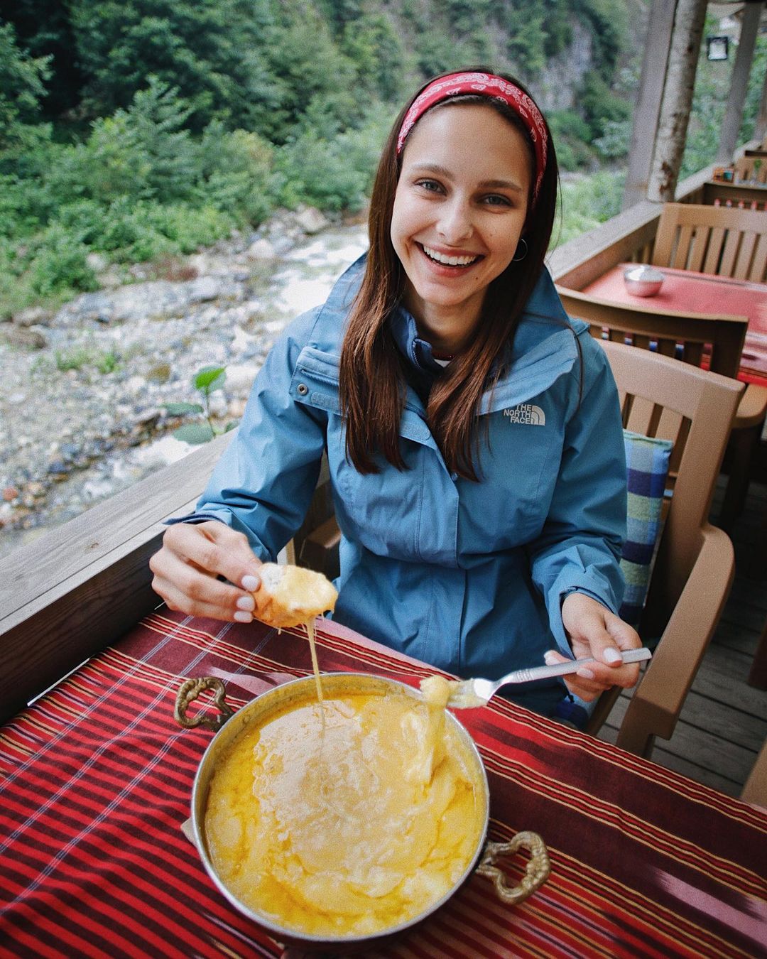 Rize gelini ünlü yıldız Jessica, tatilini Rize’de geçiriyor	