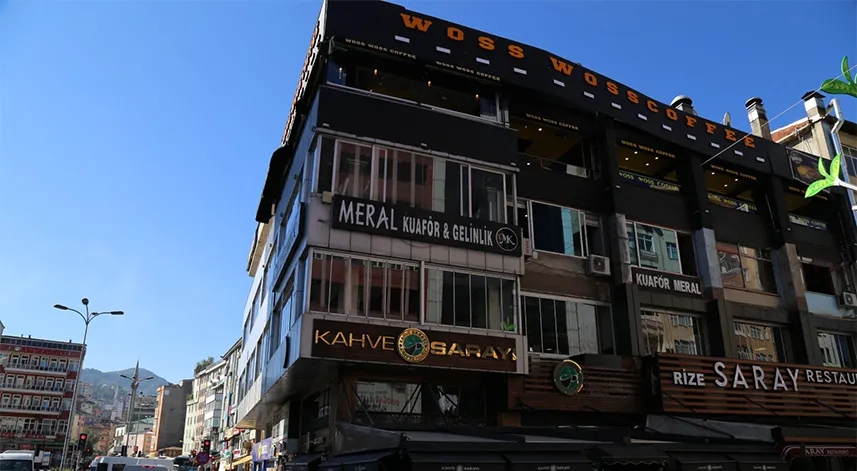 Şehrin ortasını adeta perişan bir bina ucube şekilde kaplıyordu. Ancak şimdi, kentsel dönüşüm süreci tamamlanma aşamasına gelmiş durumda ve şehir modern bir görüntüye kavuştu.