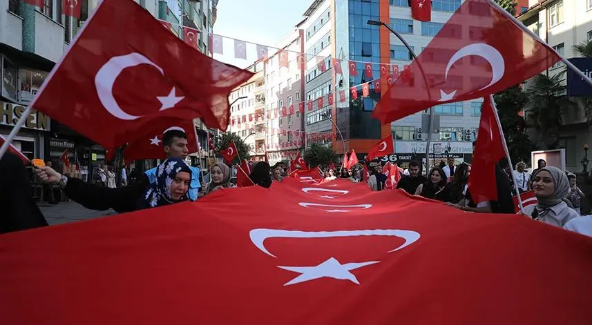 Cumhuriyet'in 100. yılı Rize'de coşkuyla kutlandı. Düzenlenen etkinliklerle vatandaşlar 100. yılı büyük bir heyecanla karşıladı.