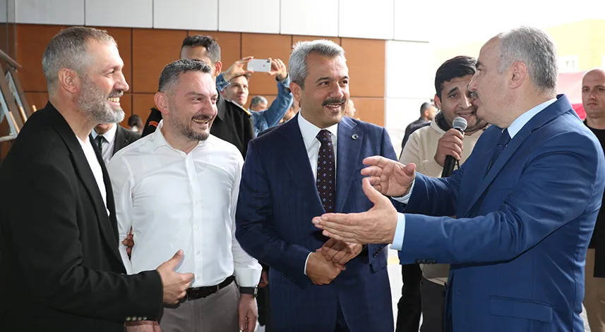 Rize'de Recep Tayyip Erdoğan Üniversitesi (RTEÜ) öğrencilerinin sosyal uyumunu sağlamak için 'RİZELUYUM' etkinliği düzenlendi.