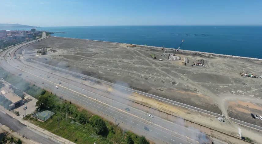 Rize'de deniz dolgusu üzerine inşa edilen şehir hastanesinin ihalesi yapıldı.