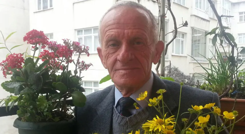 Rize'de uzun yıllar Anadolu Ajansı ve TRT muhabirliği yapan gazeteci ve eğitimci Yavuzer Tarlan 82 yaşında hayatını kaybetti. 